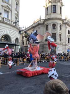 夜中まで大はしゃぎ！ Fallas、恐るべし